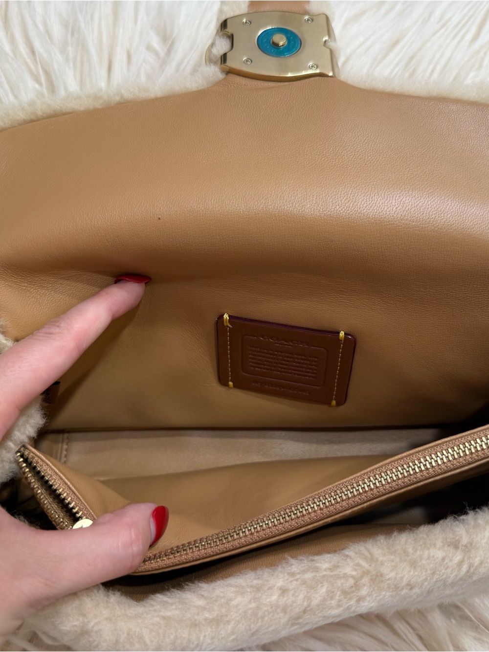 Coach Pillow Tabby Shoulder Bag Shearling 26 - Picture 7 of 15